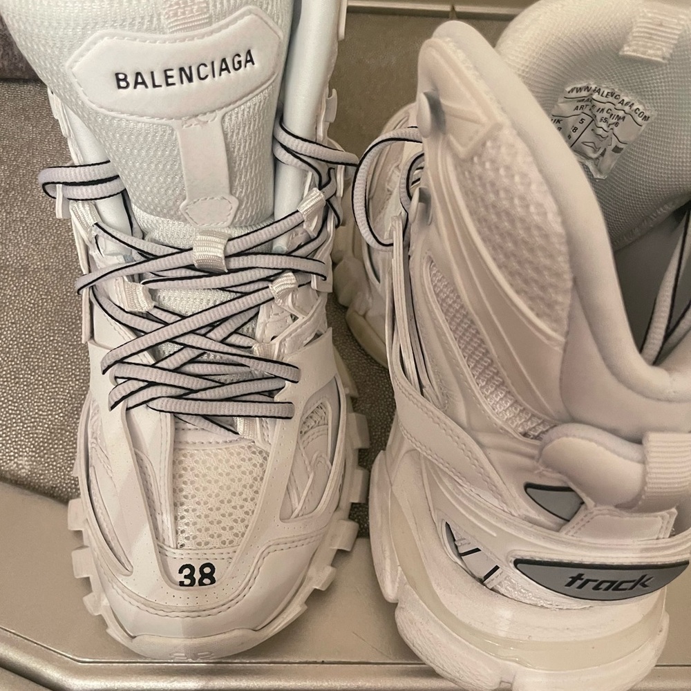 Balenciaga Track Hike High Top Sneakers
in White Size 38 EU - Size 8 U.S. - Picture 8 of 8